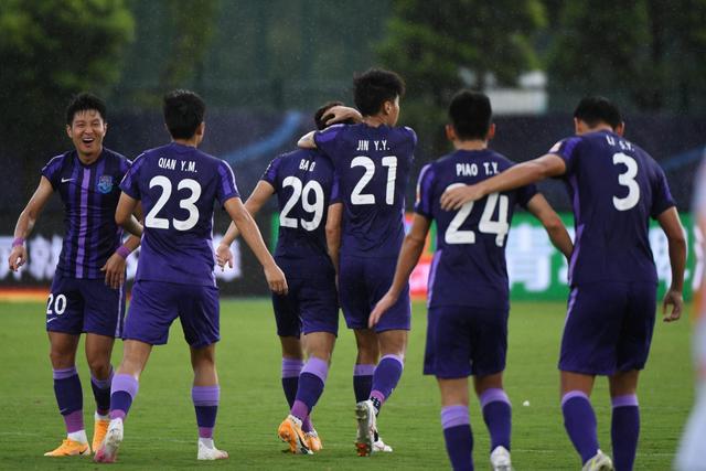 国足3-0胜马尔代夫，钟义浩表现不佳引发质疑