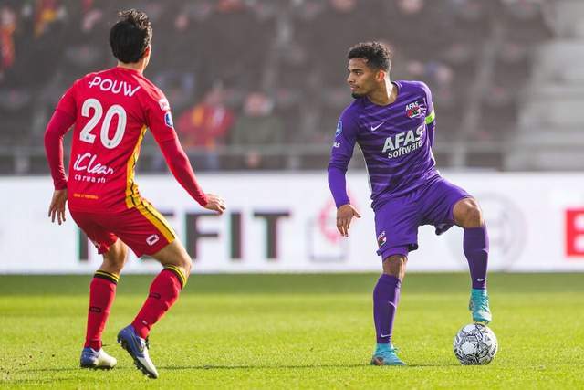 宏远U16强势晋级决赛，唐浩乔表现出色